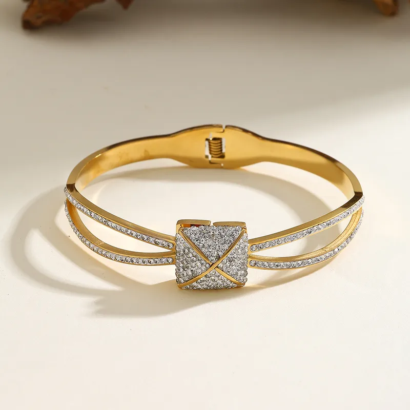 Brillo Cristal Bangle for Women - 18K Gold Plated