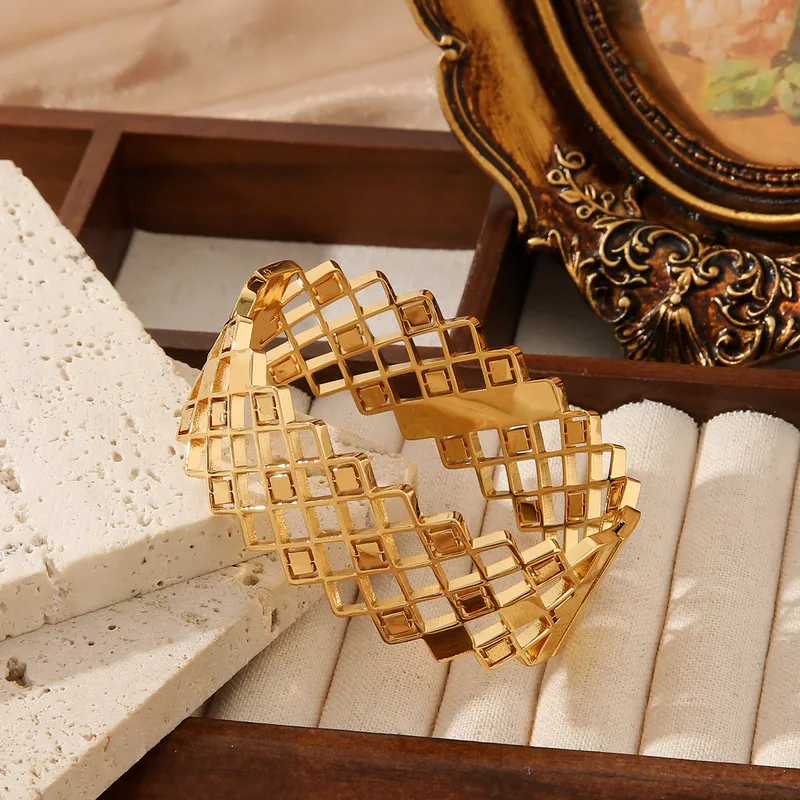 Nexora Oro Bangle For Women - 18K Gold Plated